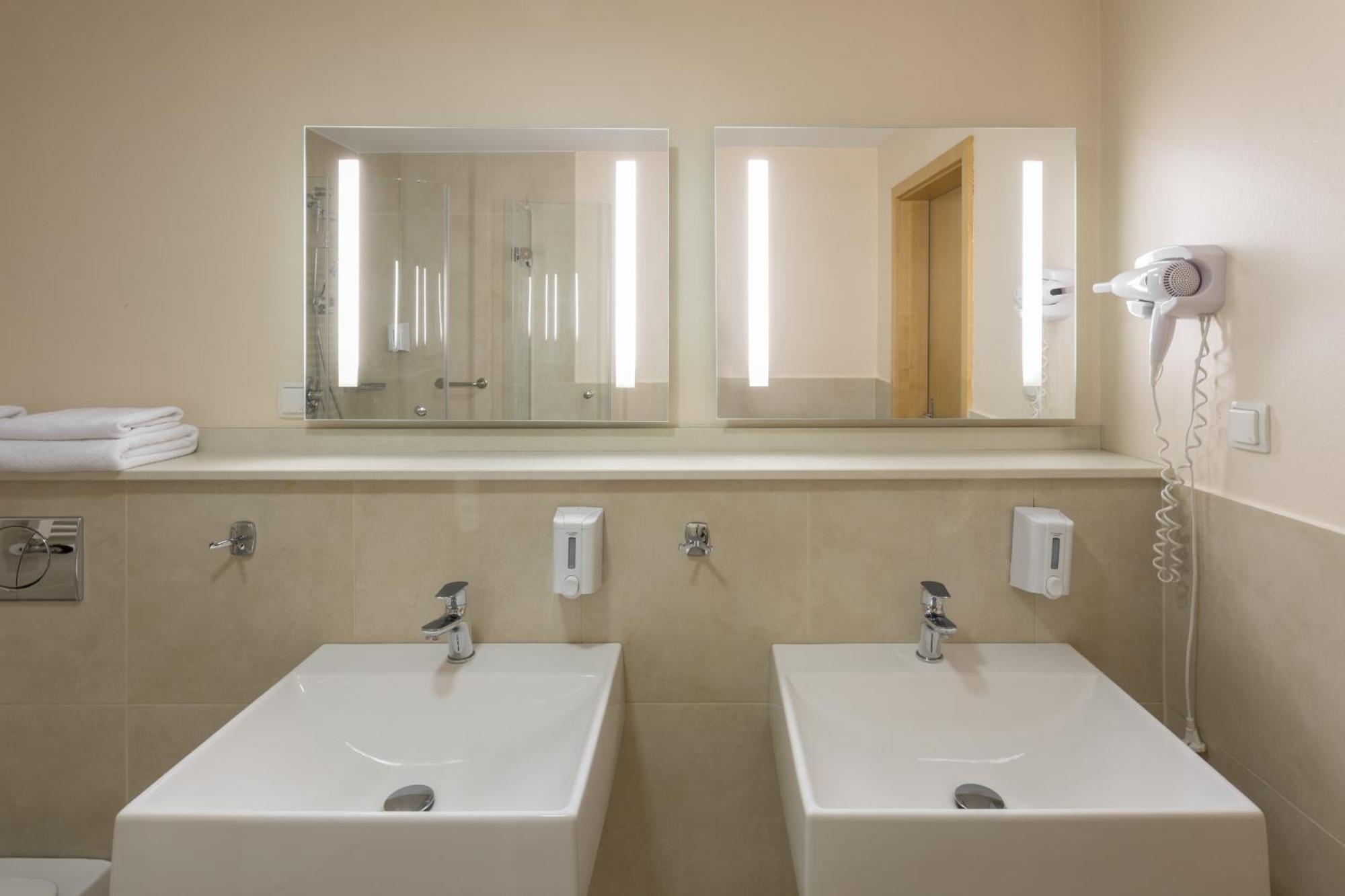 Hotel Orange Przezmierowo Ngoại thất bức ảnh