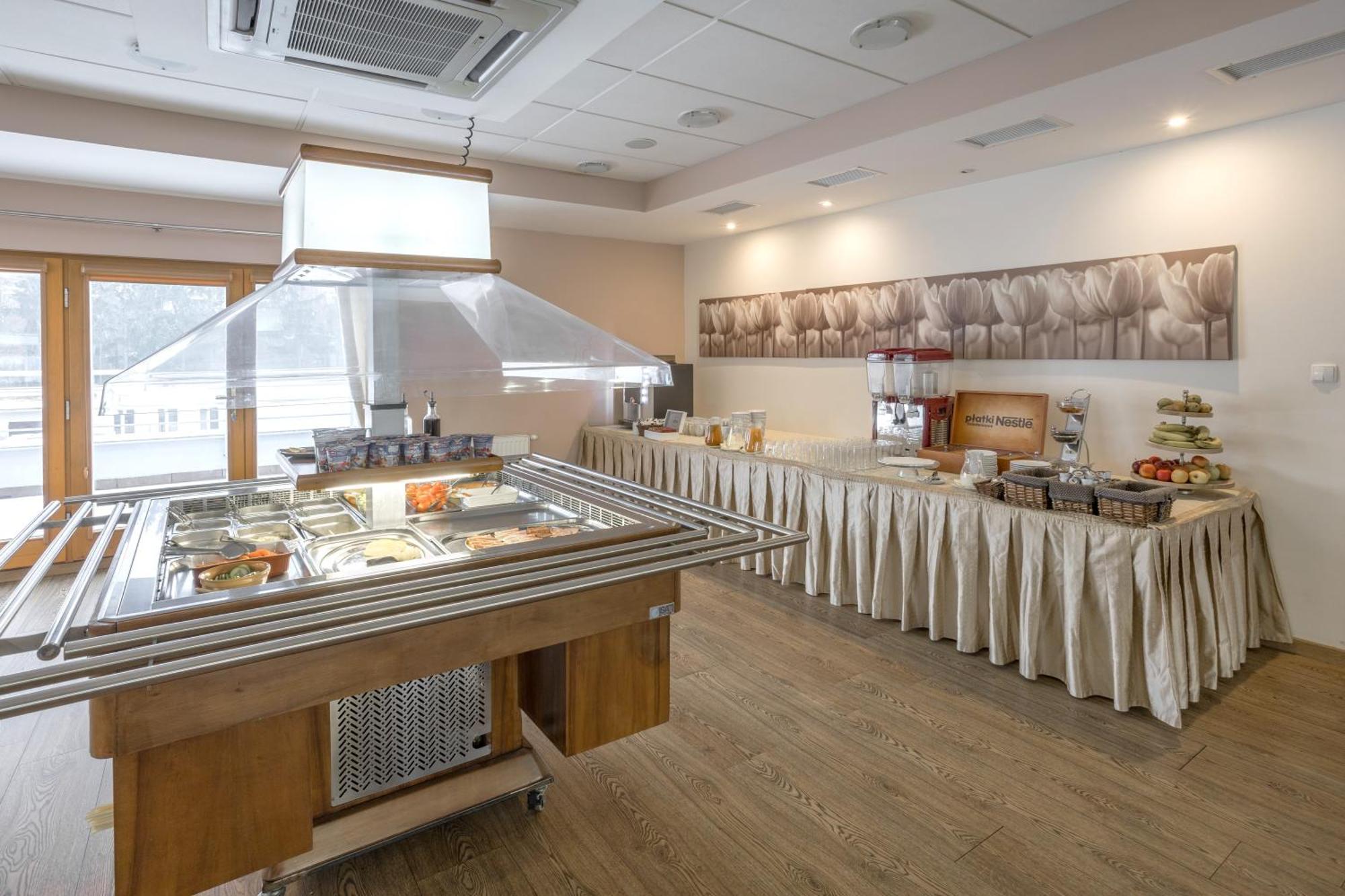 Hotel Orange Przezmierowo Ngoại thất bức ảnh