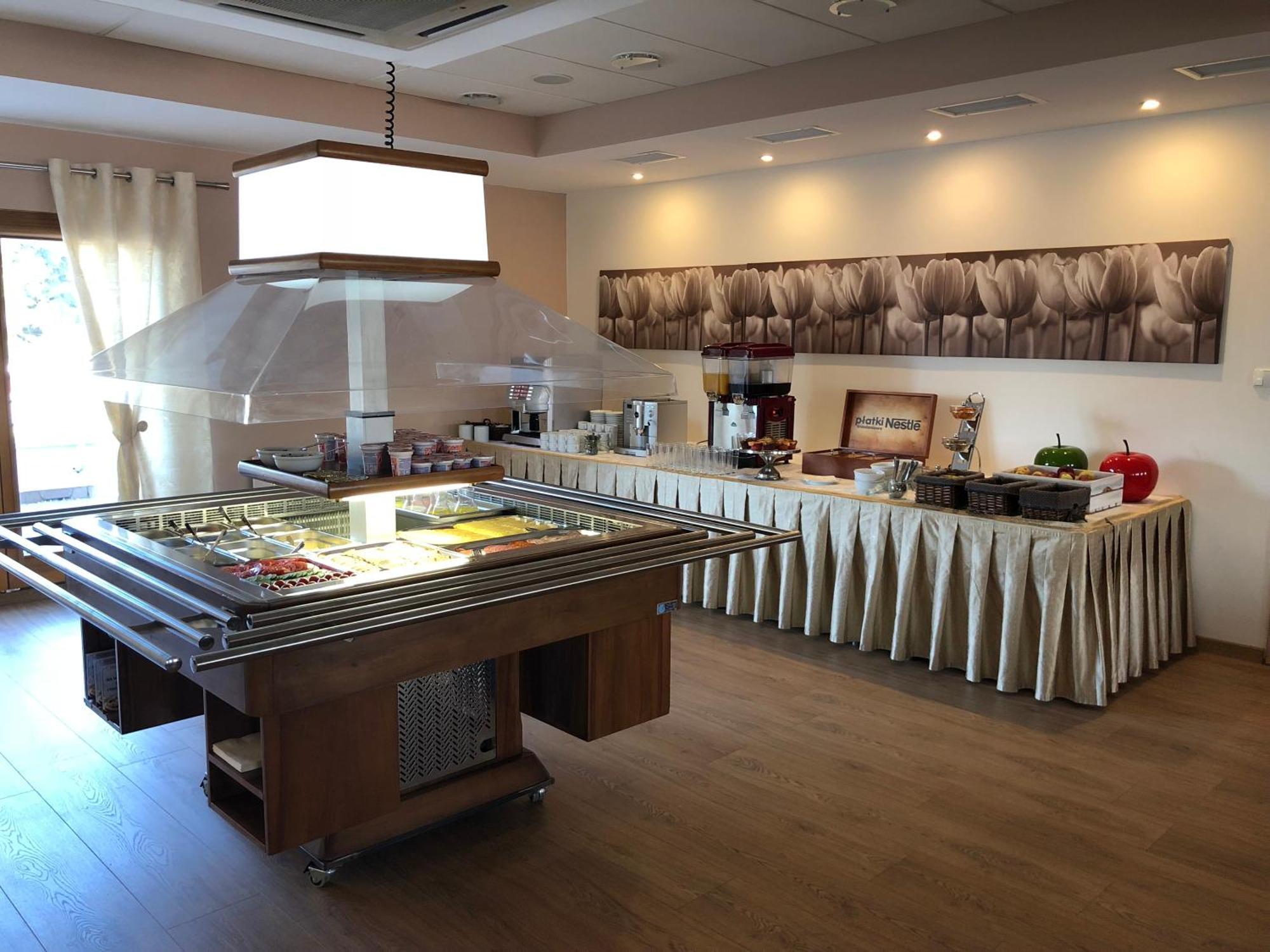 Hotel Orange Przezmierowo Ngoại thất bức ảnh
